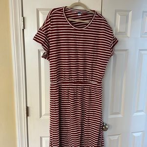 Waist-Defined Short-Sleeve Striped Cutout Midi Dress for Womenswear